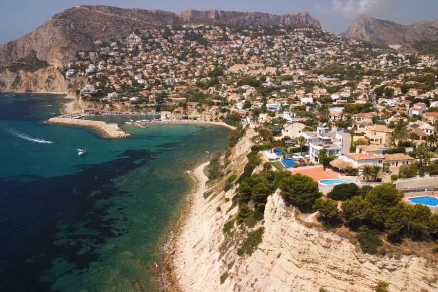 spain restricts holiday rentals allows corporation speculation Morbi vitae purus dictum, ultrices tellus in, gravida lectus.