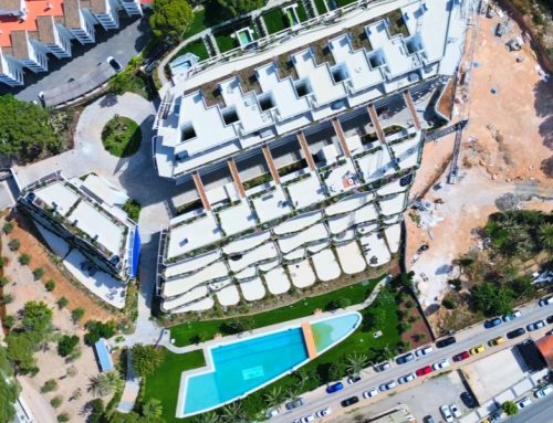 Concernant le transfert des licences touristiques des propriétaires privés au contrôle des grandes entreprises.