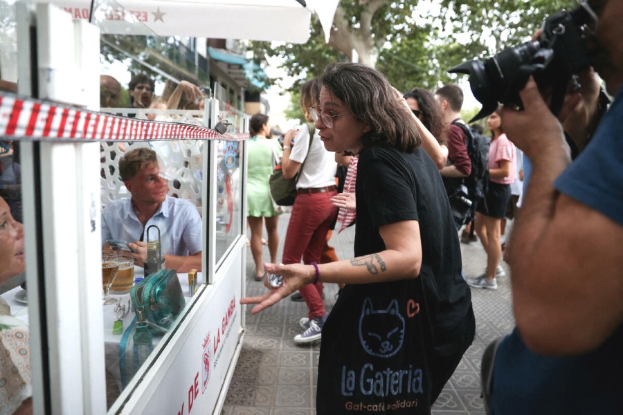 barcelona racism xenophobia anti tourism Morbi vitae purus dictum, ultrices tellus in, gravida lectus.